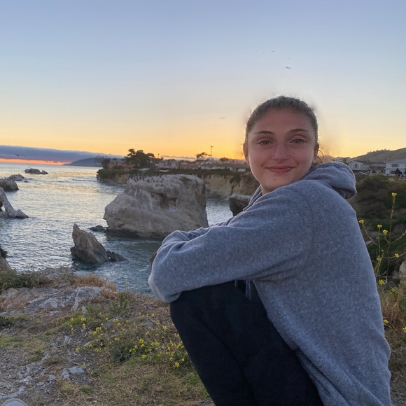 Meet your Posher, Jessica - Picture 1 of 1